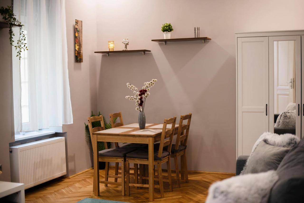 Jacks'S Home Apartman - Free Parking Pécs Exterior foto
